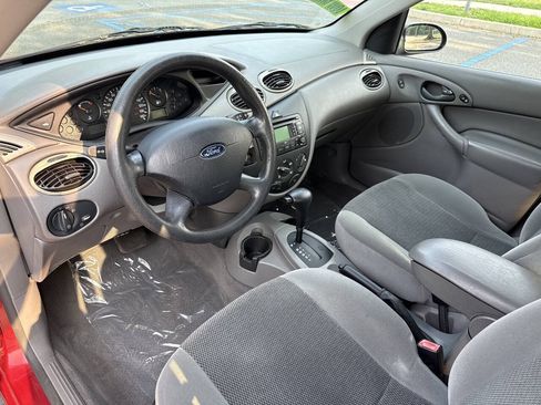 Used 2003 Ford Focus SE FWD image 11