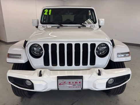 Used 2021 Jeep Wrangler Unlimited Sahara image 3