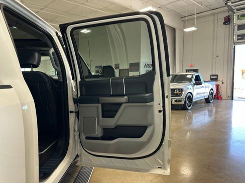 Used 2022 Ford F450 Limited w/ FX4 Off-Road Package image 40