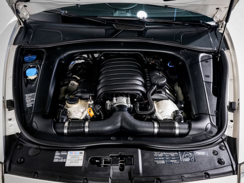 Used 2010 Porsche Cayenne GTS image 44