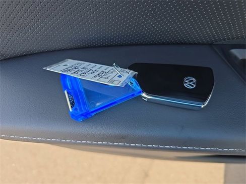 New 2026 Volkswagen Atlas SE image 30