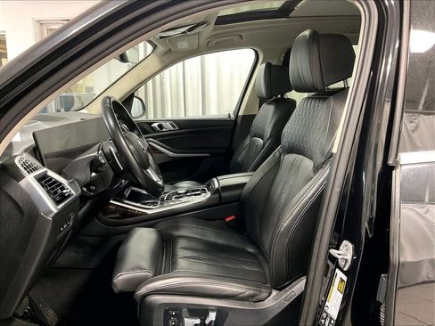 Used 2025 BMW X7 xDrive40i AWD/4WD image 9