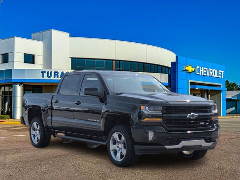 Used 2018 Chevrolet Silverado 1500 LT w/ All Star Edition image 8
