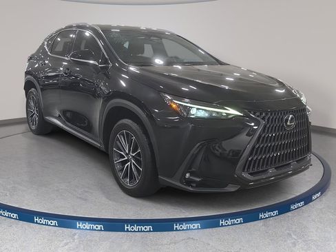 Used 2023 Lexus NX 250 FWD w/ Towing Package (2000 Lbs) image 4