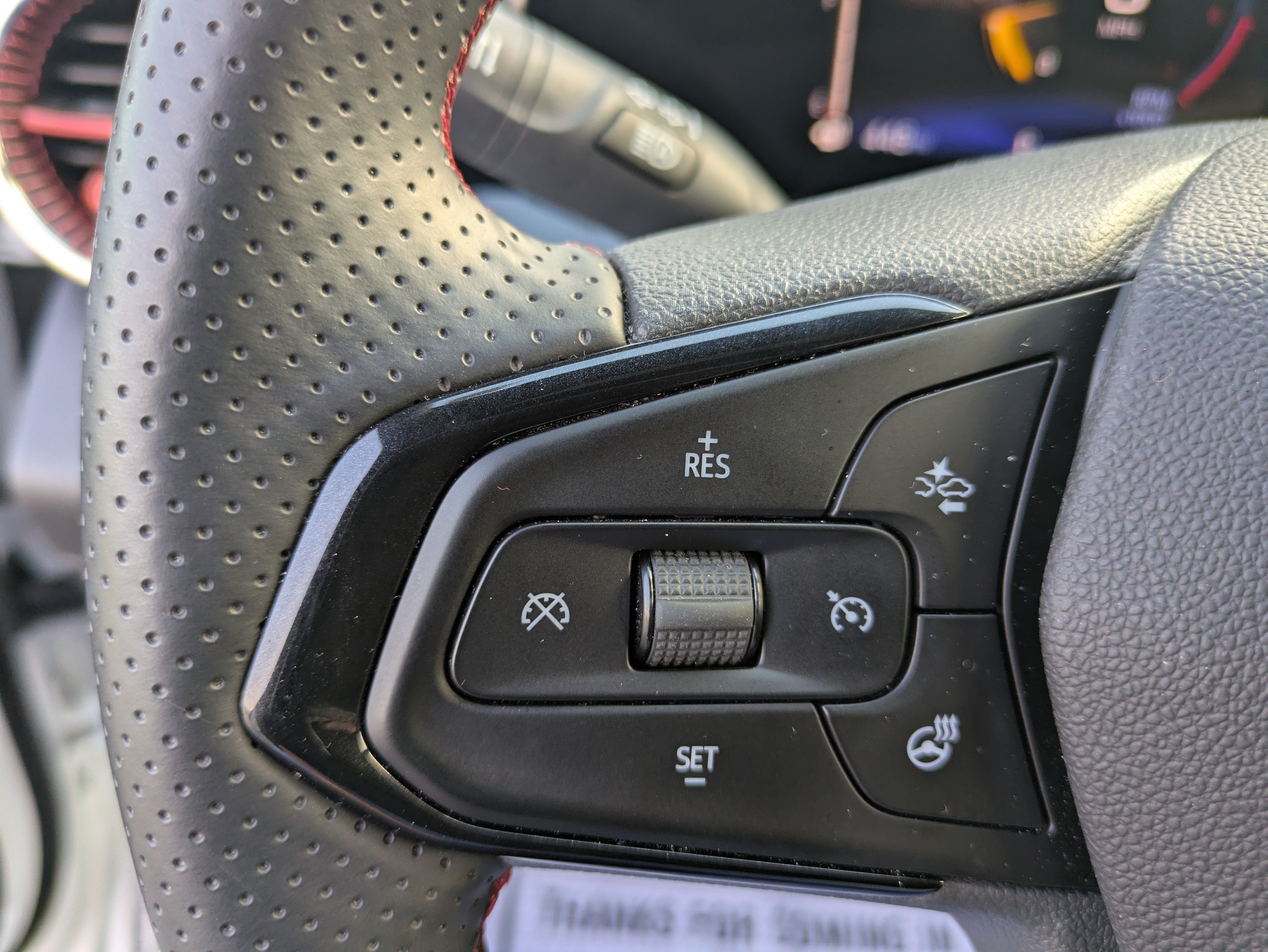Used 2025 Chevrolet Trax RS w/ Driver Confidence Package FWD image 15