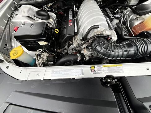 Used 2009 Dodge Challenger SRT8 w/ SRT Option Group II RWD image 28