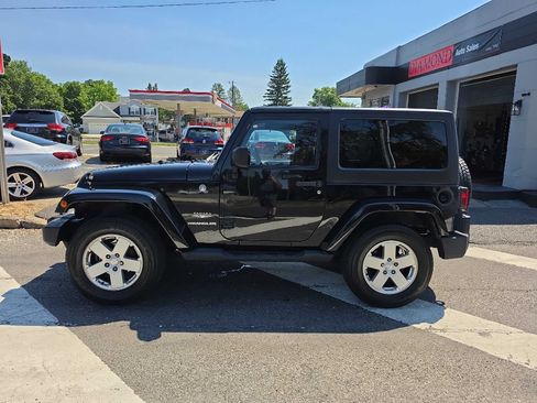 Used 2012 Jeep Wrangler Sahara w/ Dual Top Group AWD/4WD image 7