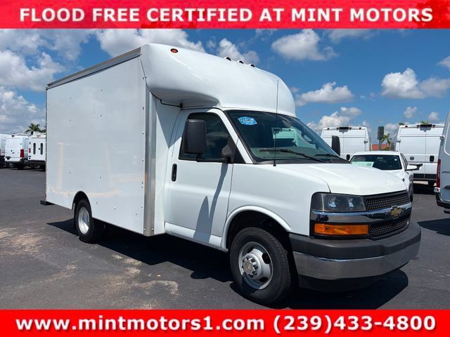 Used 2022 Chevrolet Express 3500 w/ Power Convenience Package RWD image 2