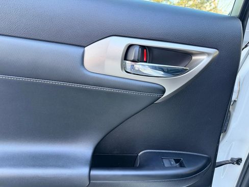 Used 2014 Lexus CT 200h image 34