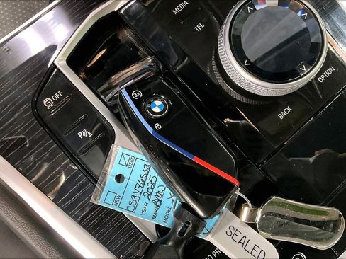 Used 2025 BMW X6 M60i AWD/4WD image 12