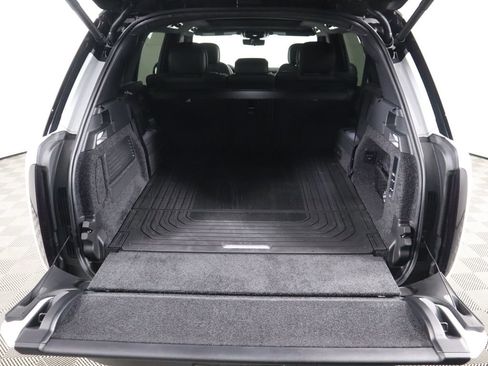New 2026 Land Rover Range Rover Long Wheelbase SE AWD/4WD image 30