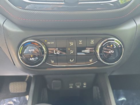 Used 2023 Chevrolet TrailBlazer RS w/ Sun and Liftgate Package FWD image 24