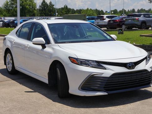 Used 2023 Toyota Camry LE FWD image 22