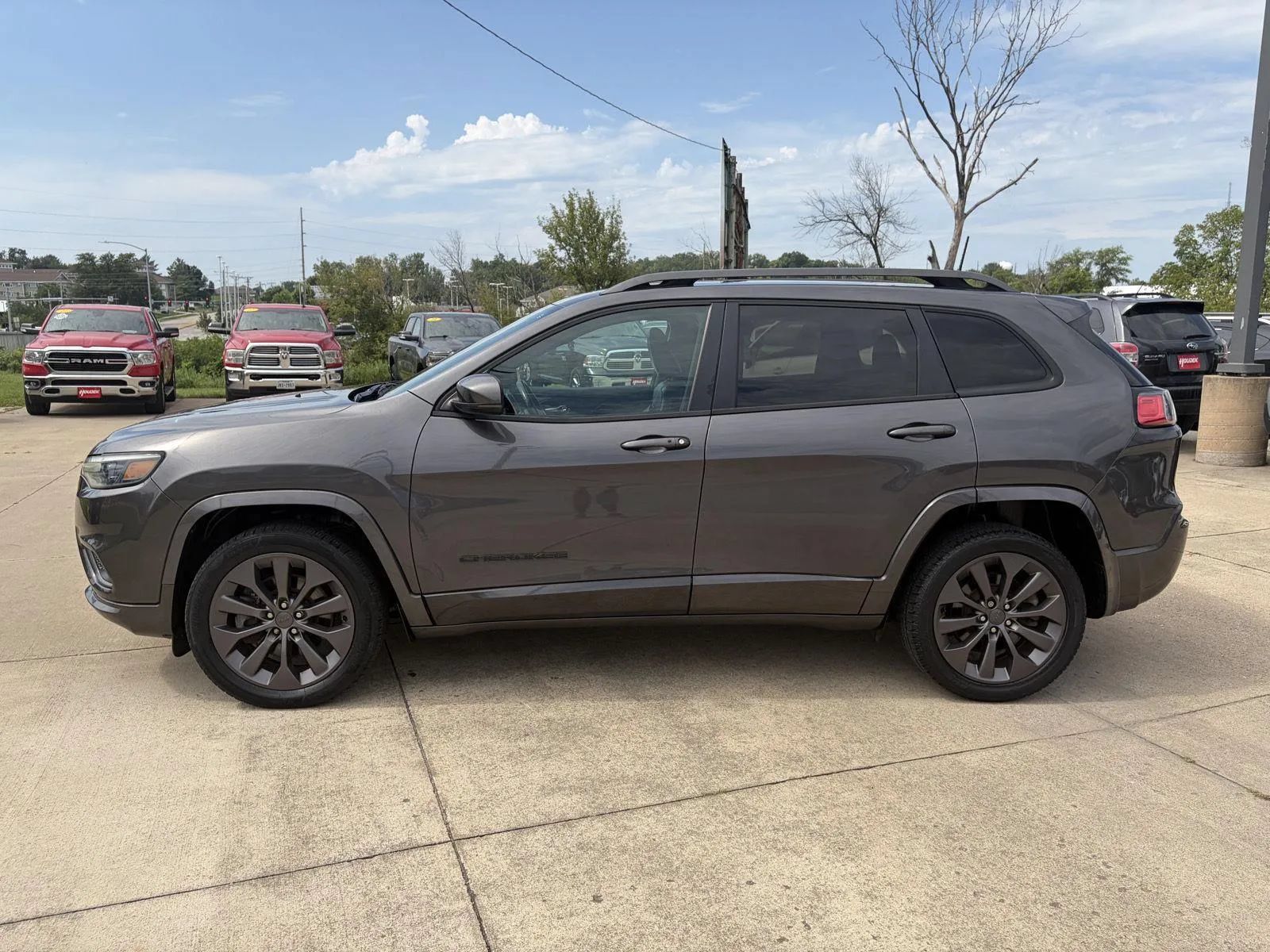 Used 2020 Jeep Cherokee High Altitude AWD/4WD image 5