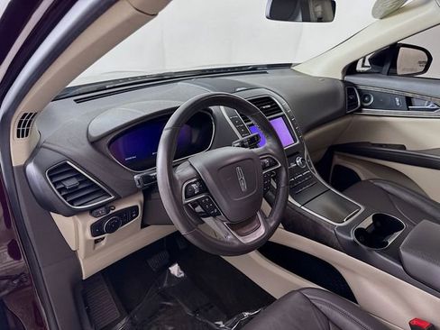 Used 2020 Lincoln Nautilus Reserve w/ Equipment Group 201A image 9