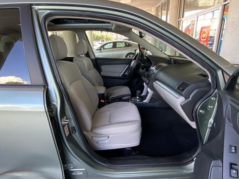 Used 2014 Subaru Forester 2.5i Premium w/ All-Weather Package AWD/4WD image 32