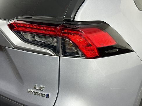 Used 2022 Toyota RAV4 LE image 33