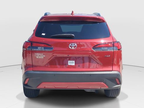 Used 2022 Toyota Corolla Cross XLE FWD image 4