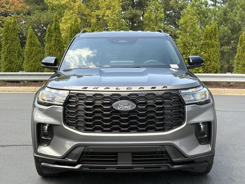 Used 2025 Ford Explorer ST-Line RWD image 11