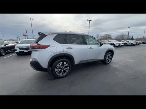 Used 2021 Nissan Rogue SV image 8