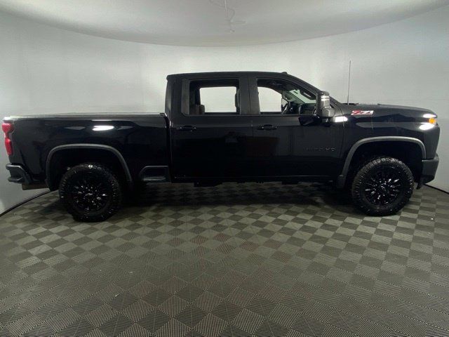 Used 2022 Chevrolet Silverado 2500 LT w/ Midnight Edition AWD/4WD image 11