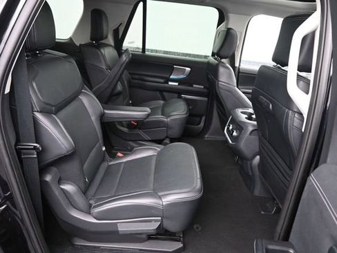 Used 2025 Ford Expedition Max Platinum AWD/4WD image 10