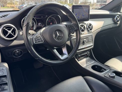 Used 2018 Mercedes-Benz GLA 250 4MATIC w/ Premium Package image 13