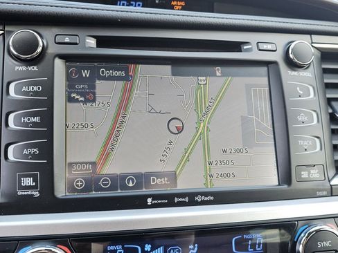 Used 2019 Toyota Highlander Limited Platinum AWD/4WD image 9