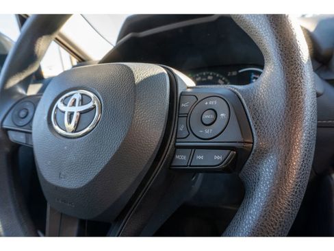 Used 2025 Toyota RAV4 XLE image 24