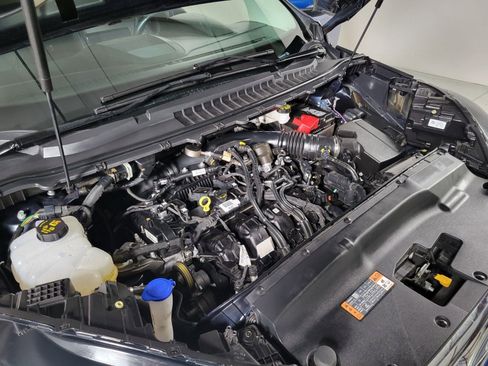 Used 2023 Ford Edge Titanium w/ Class II Trailer Tow Package image 9