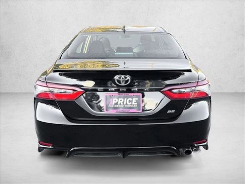 Used 2024 Toyota Camry SE image 6
