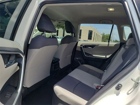 Used 2022 Toyota RAV4 XLE image 7