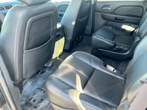 Used 2012 GMC Yukon SLT w/ SLT Chrome Package image 18