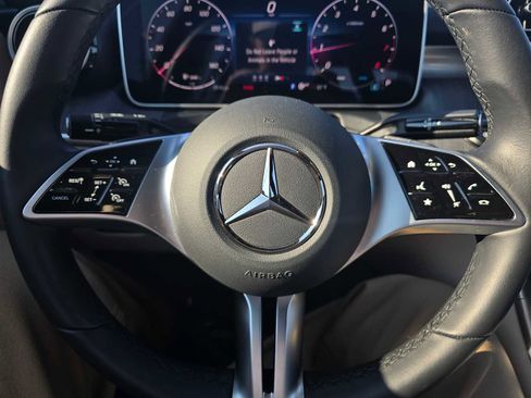 Used 2025 Mercedes-Benz C 300 Sedan image 24