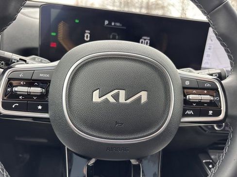 Used 2025 Kia Sorento EX image 25