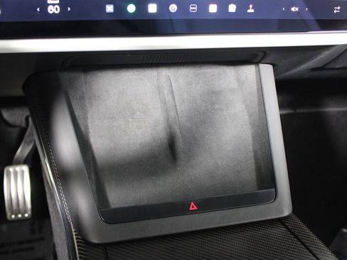 Used 2022 Tesla Model X Plaid image 17