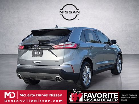 Used 2023 Ford Edge Titanium AWD/4WD image 5