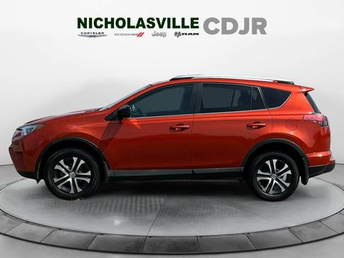 Used 2016 Toyota RAV4 LE AWD/4WD image 2