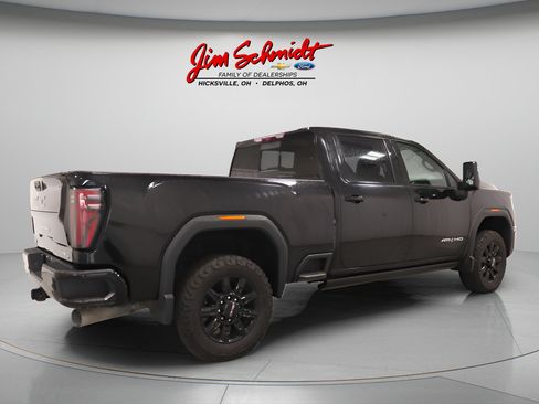 Used 2025 GMC Sierra 2500 AT4 w/ AT4 Premium Plus Package AWD/4WD image 6
