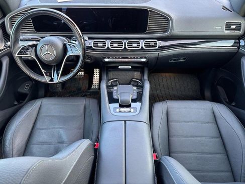 Used 2024 Mercedes-Benz GLS 450 4MATIC image 8