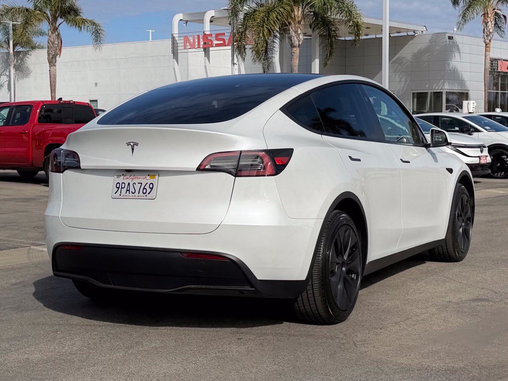 Used 2024 Tesla Model Y Long Range RWD image 7