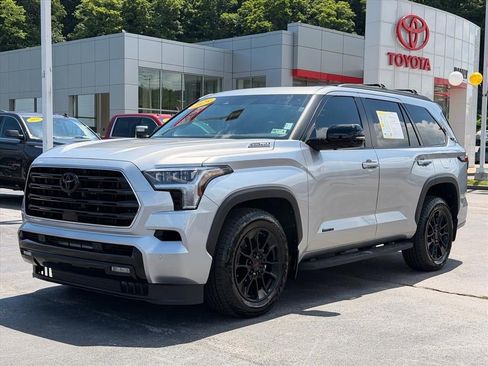 Used 2025 Toyota Sequoia Limited w/ TRD Off-Road Package AWD/4WD image 9