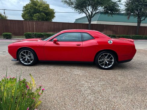 Used 2022 Dodge Challenger GT image 11