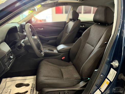Used 2023 Honda Accord EX image 11