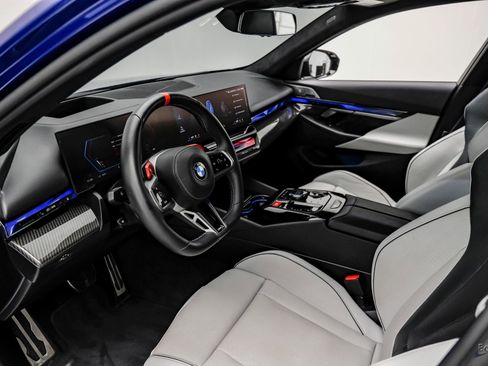 Used 2025 BMW M5 w/ Carbon Package AWD/4WD image 2