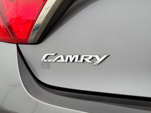 Used 2015 Toyota Camry XSE w/ Moonroof Package image 6