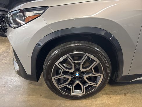 Used 2025 BMW X1 xDrive28i w/ Premium Package image 4