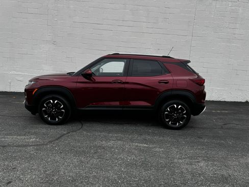 Used 2023 Chevrolet TrailBlazer LT image 2