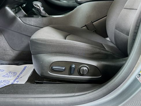 Used 2023 Chevrolet Malibu LT FWD image 18
