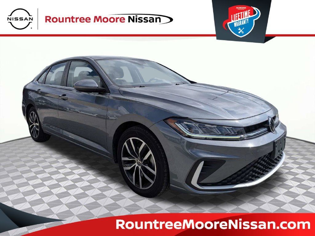 Used 2025 Volkswagen Jetta SE FWD image 1